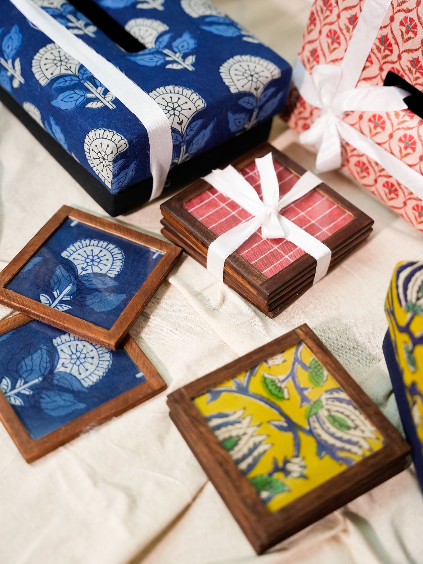 Perfect Matches: Stylish Tissue Box with Coaster Sets
