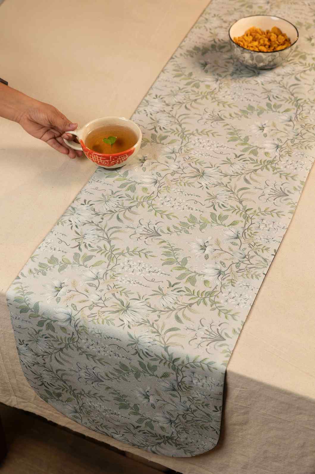 Whispering Vines – Printed Floral Table Runner