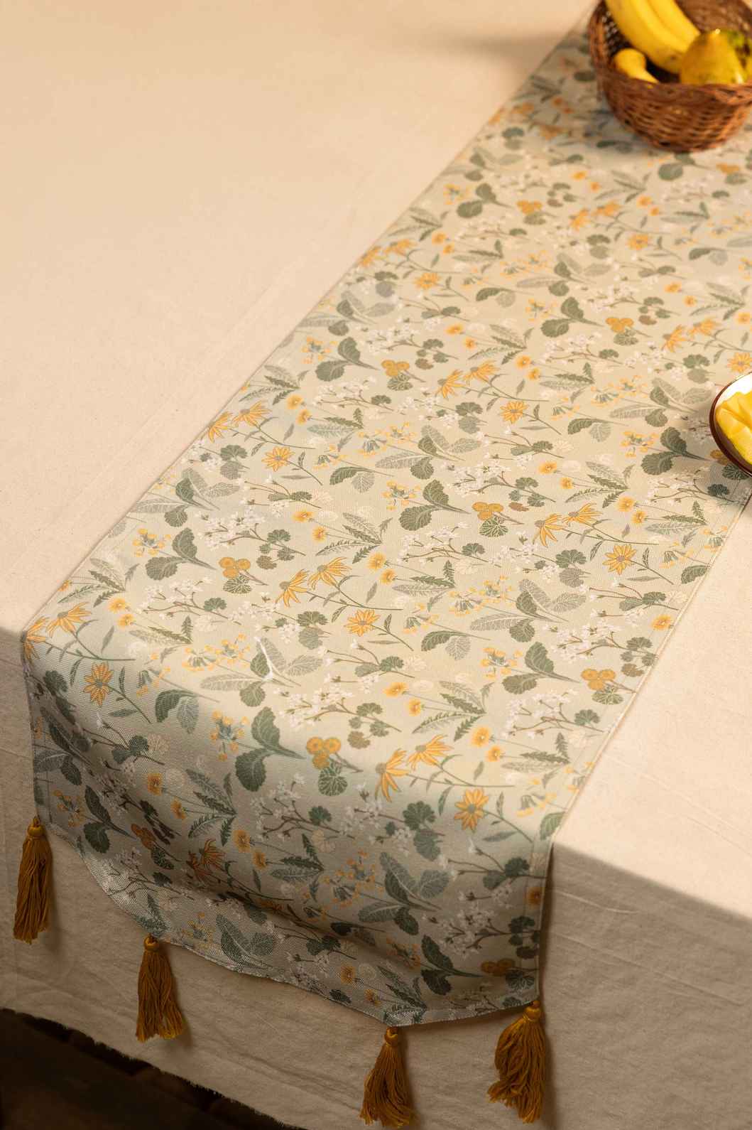 Botanic Breeze – Floral Accent Table Runner