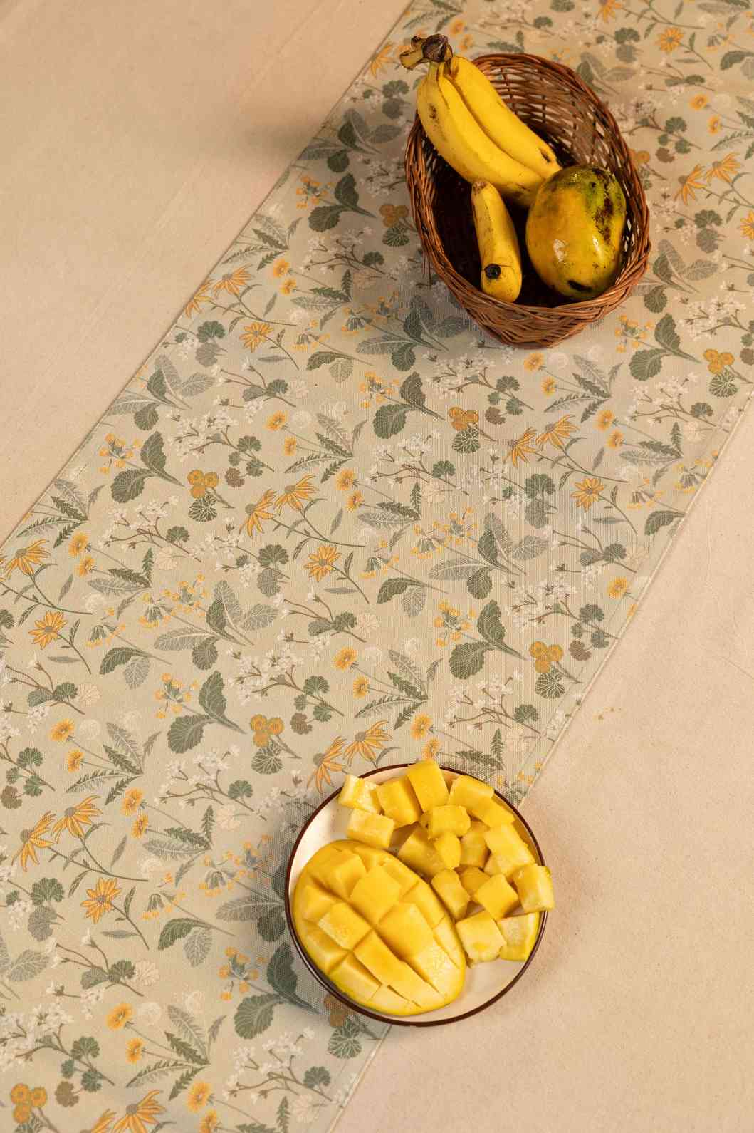 Botanic Breeze – Floral Accent Table Runner