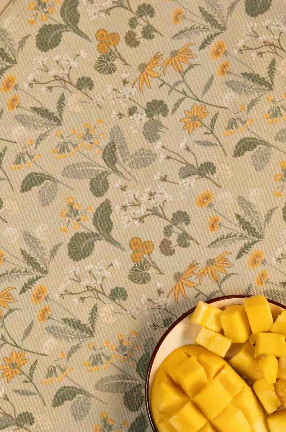 Botanic Breeze – Floral Accent Table Runner