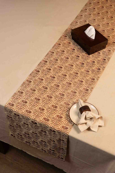 Rustic Elegance – Embossed Leaf Table Runner