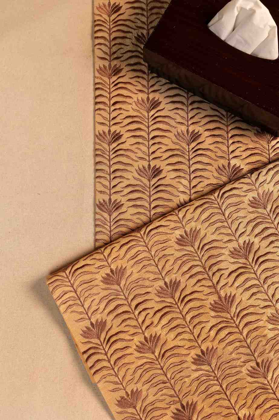 Rustic Elegance – Embossed Leaf Table Runner
