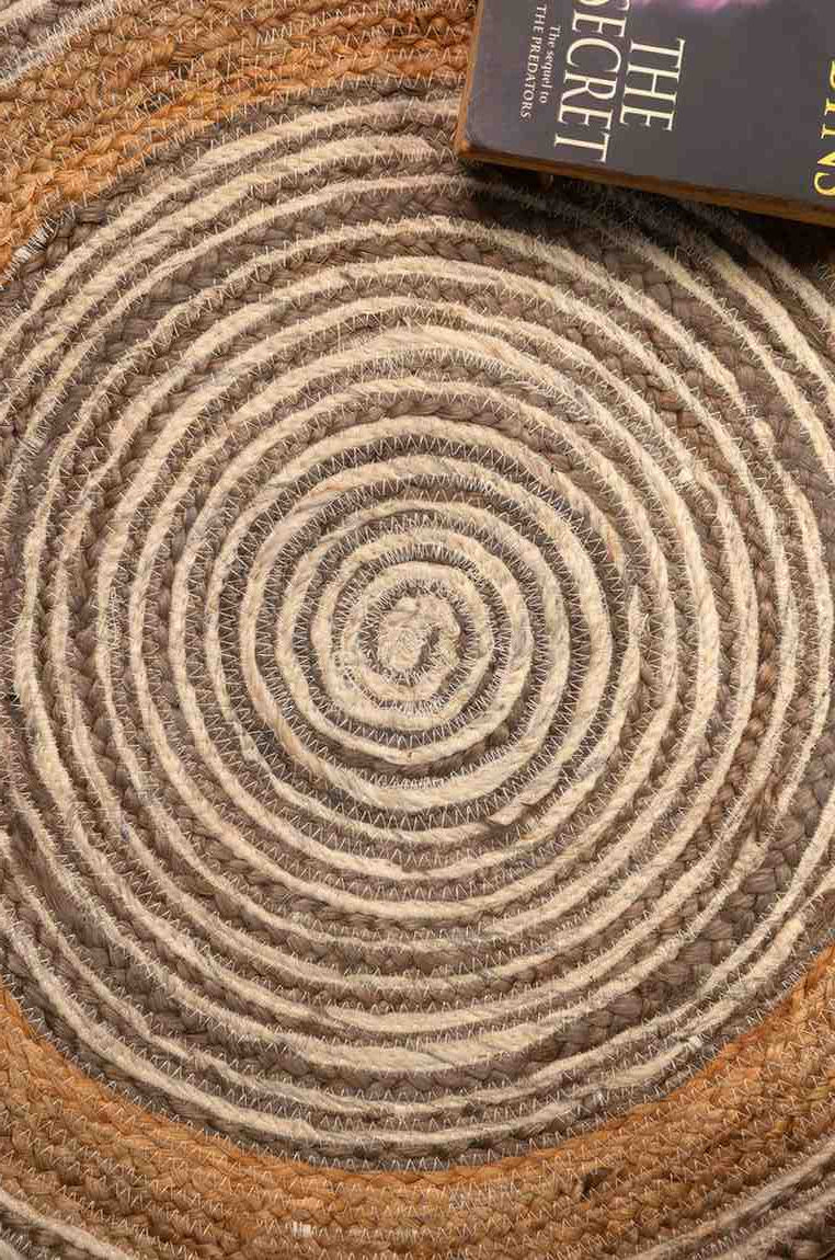 Golden Orbit – Eco-Friendly Round Carpet