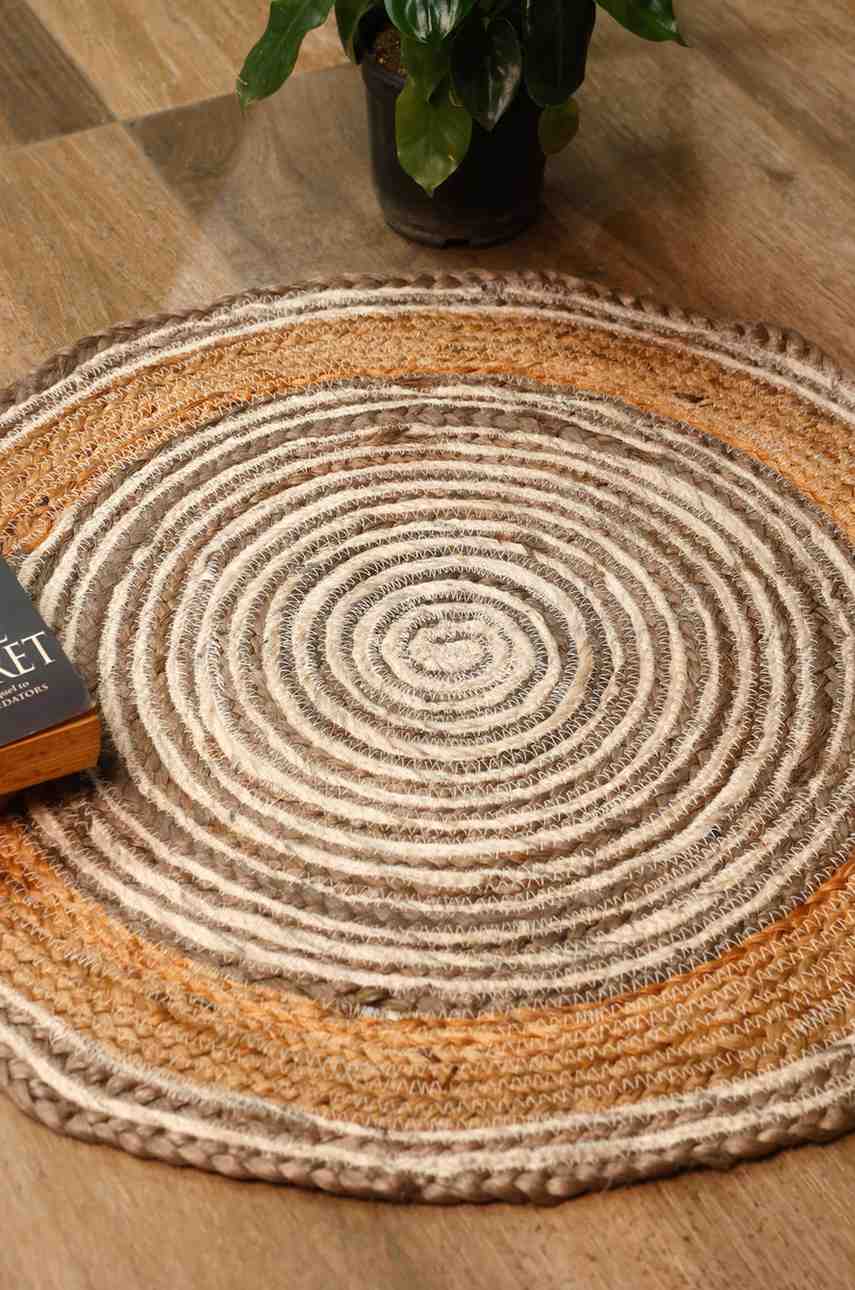 Golden Orbit – Eco-Friendly Round Carpet