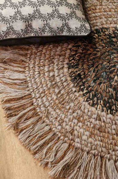 Rustic Bloom – Fringed Circular Mat