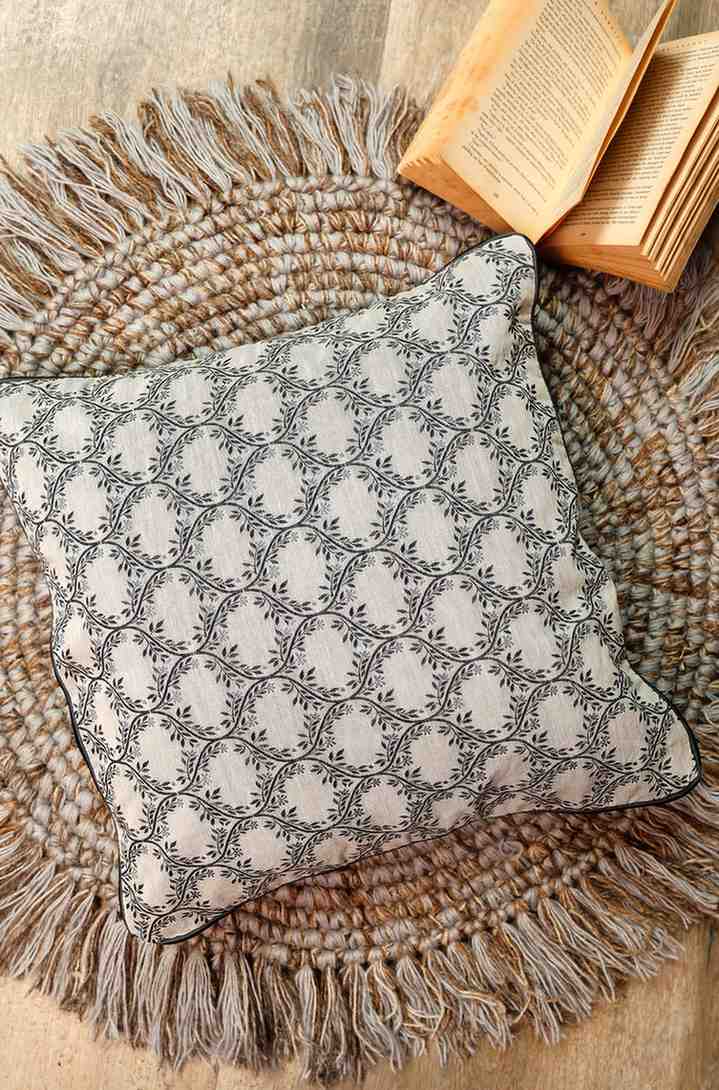 Eternal Lattice – Black & Beige Cushion