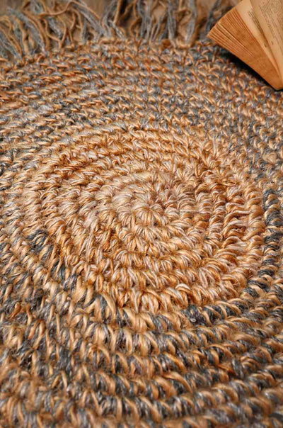 Boho Edge – Dual-Tone Braided Mat