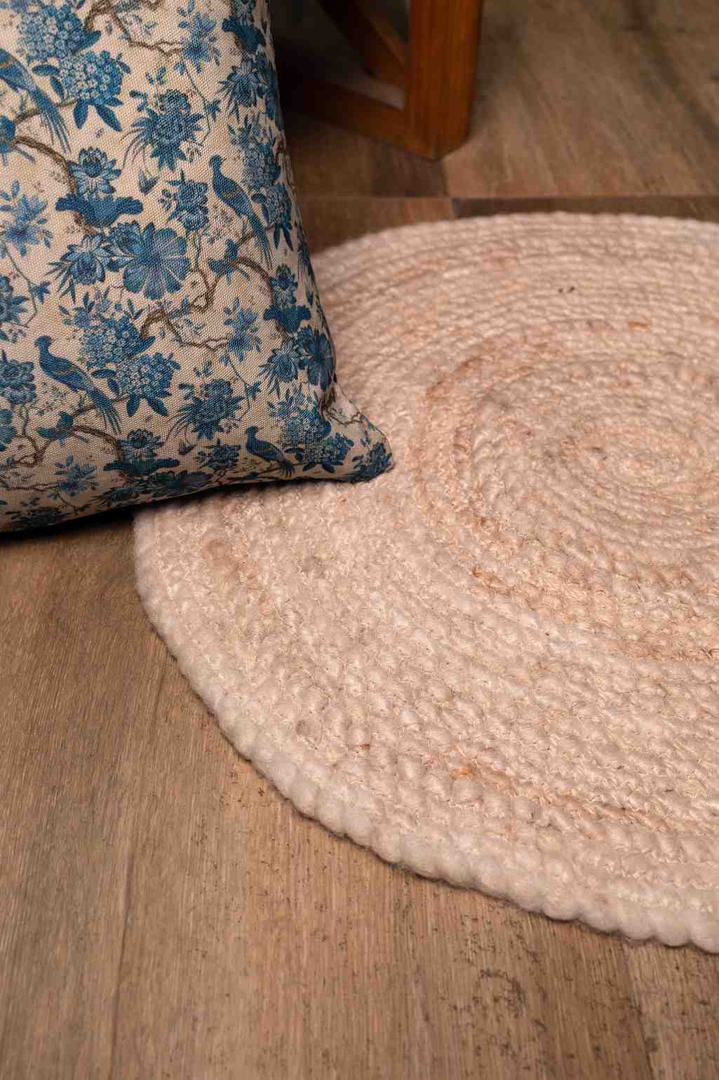Soft Serenity – Handwoven Round Cotton Rug