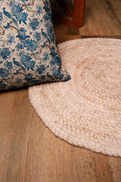 Soft Serenity – Handwoven Round Cotton Rug
