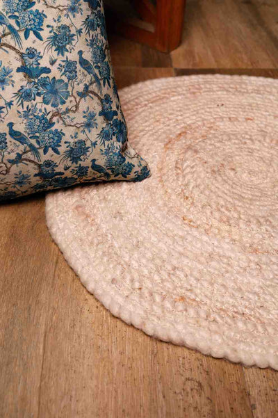 Soft Serenity – Handwoven Round Cotton Rug