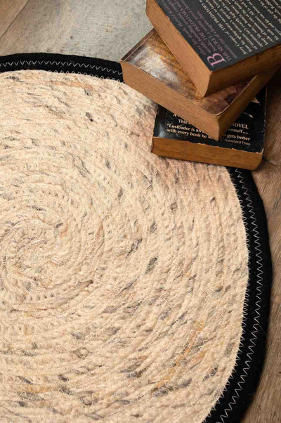 Midnight Edge – Round Handwoven Cotton Rug