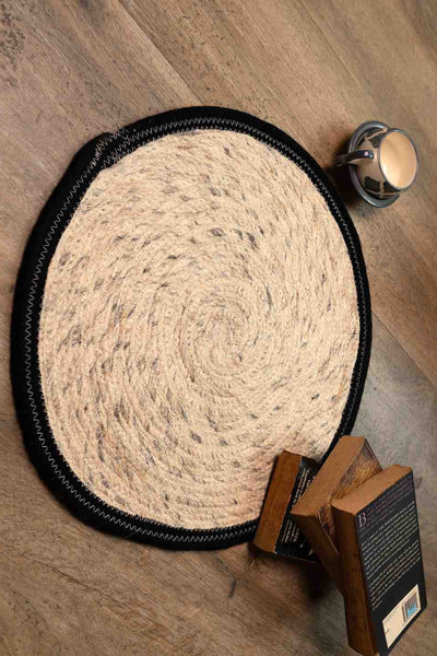 Midnight Edge – Round Handwoven Cotton Rug