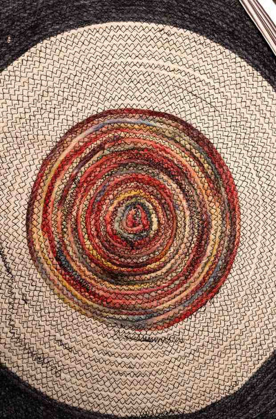 Concentric Radiance – Round Handwoven Cotton Rug