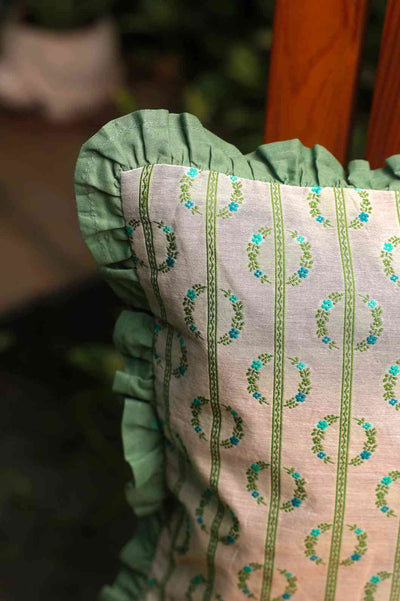 Botanic Wreath – Decorative Cushion with Ruffled Edge