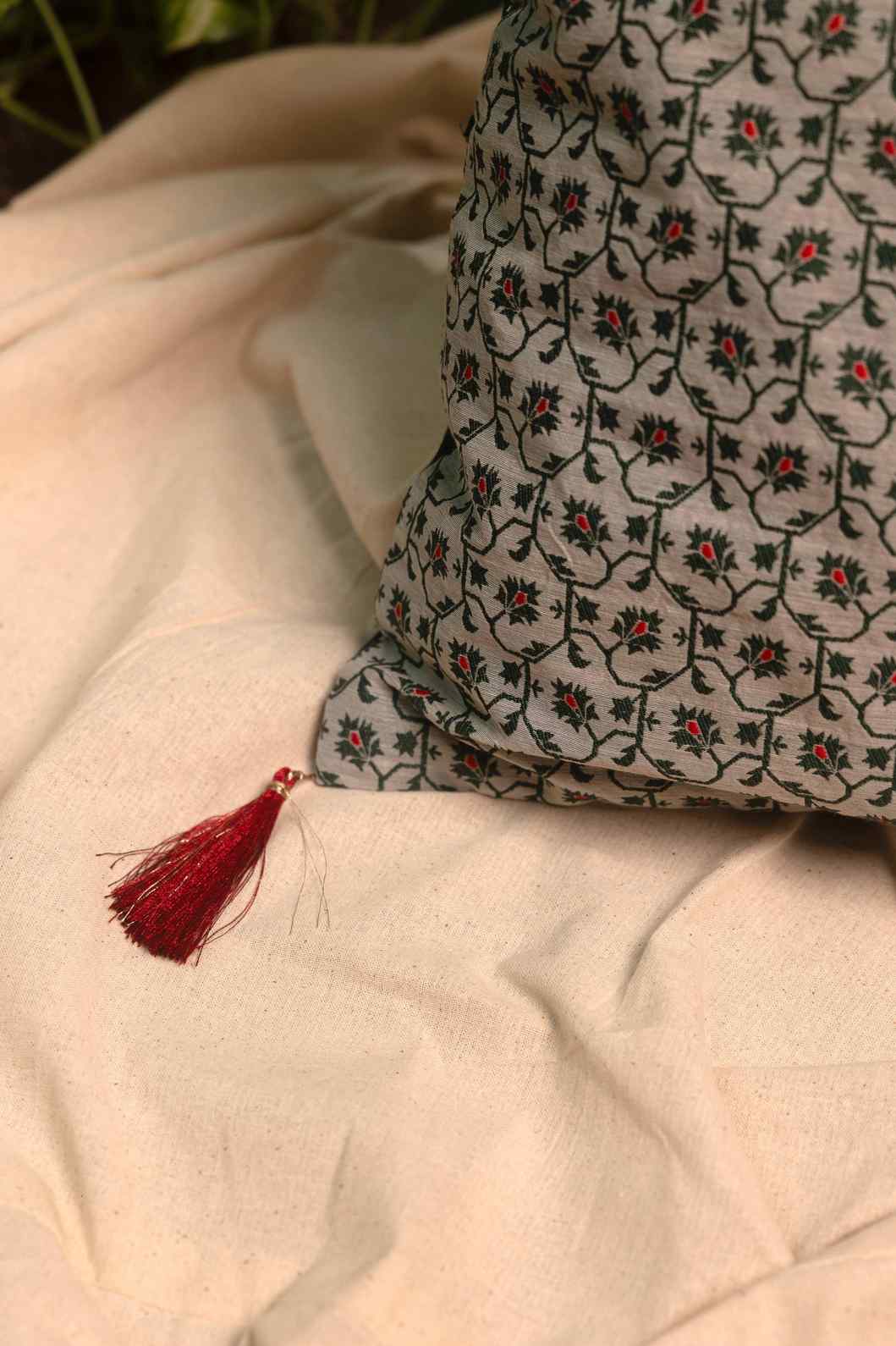 Rustic Trellis – Floral Cushion Cover