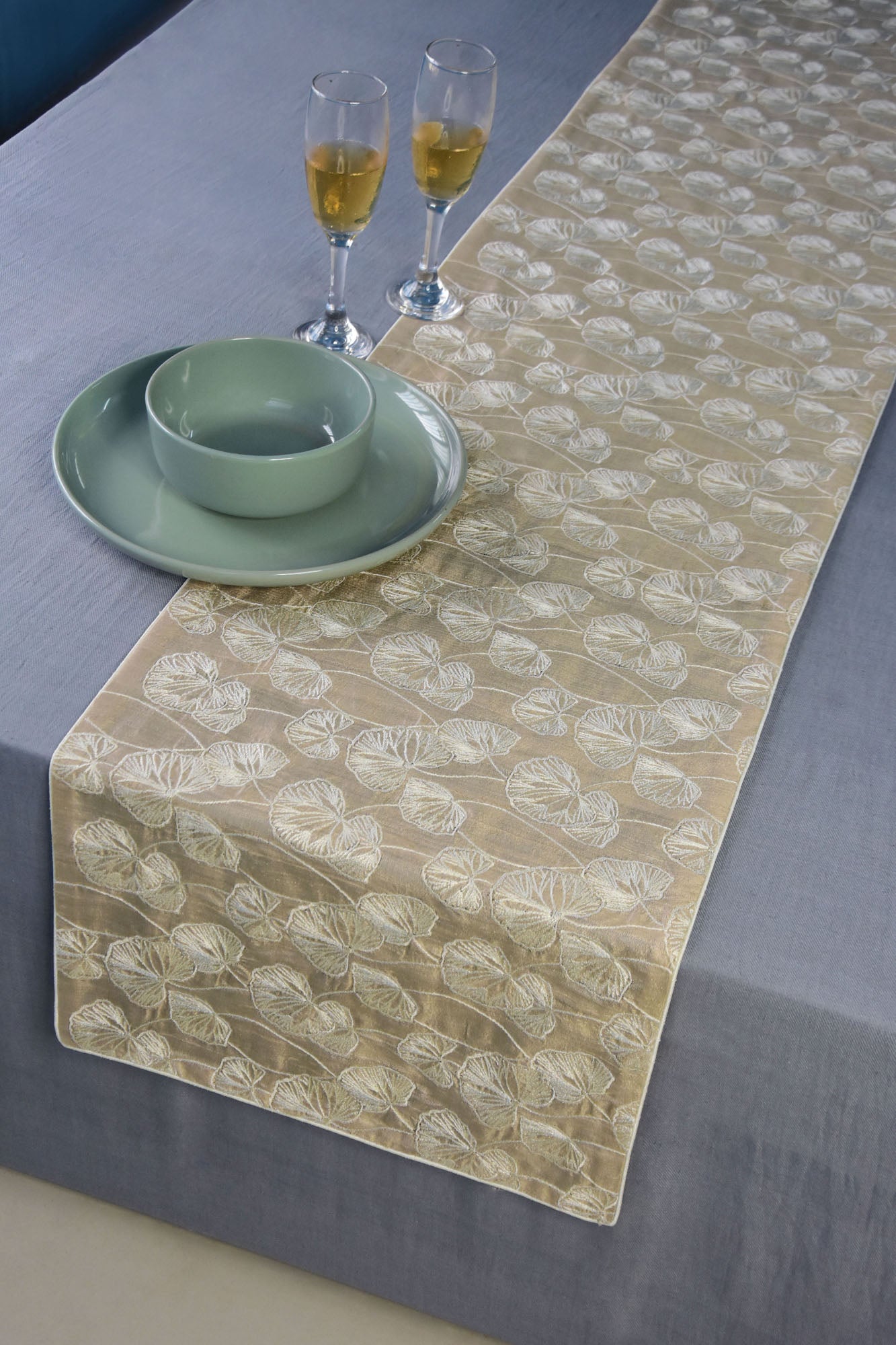 Regal Charm Table Runner