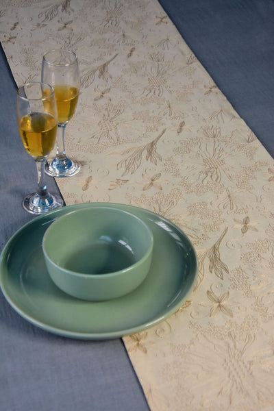 Elegant Bliss Table Runner