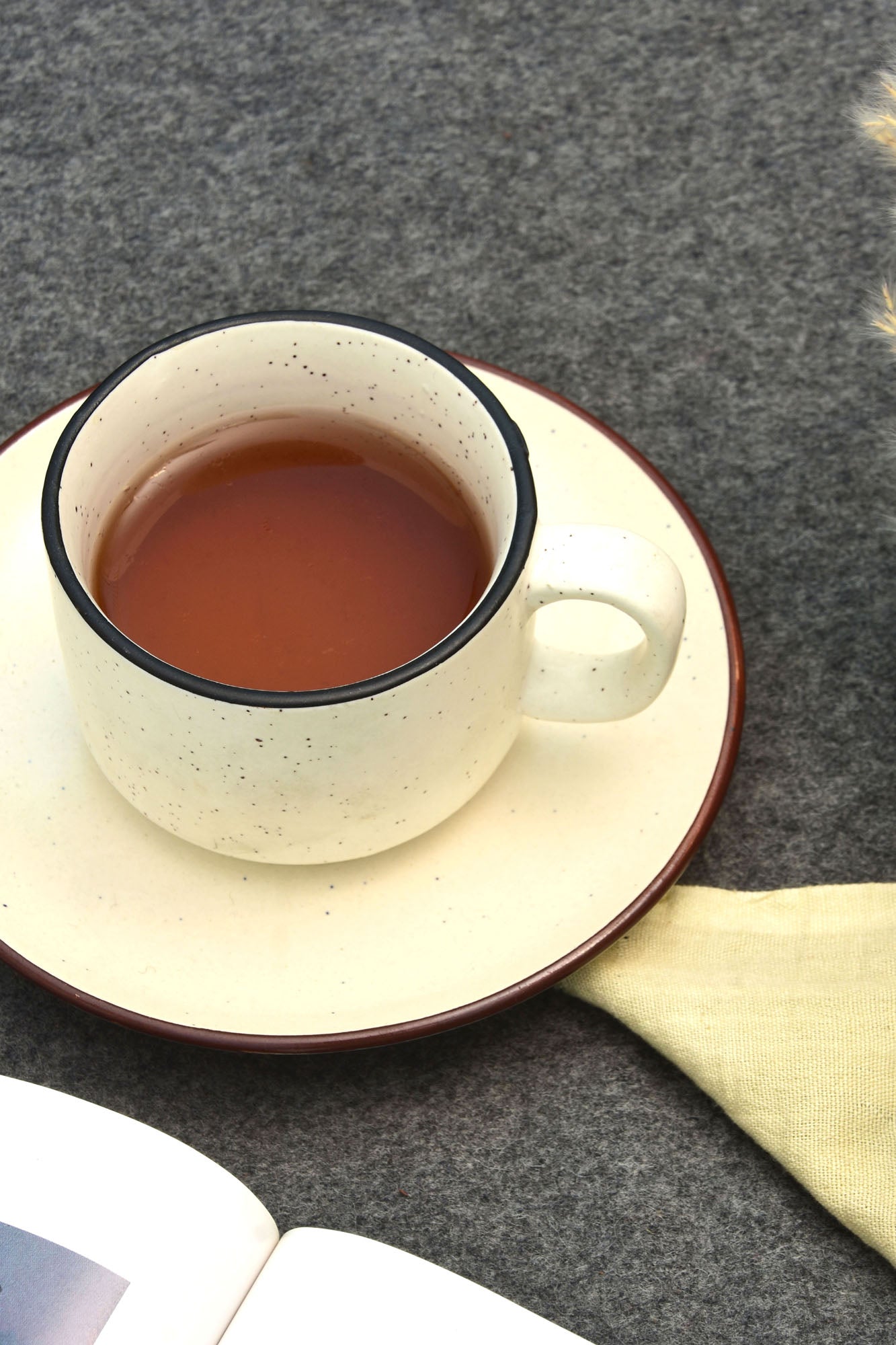 Luxurious off-white Cup And Saucer- SET OF 2 PCS