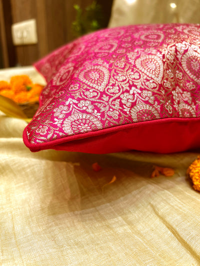 Magenta Blended Silk Brocade Cushion Cover with Paisley Zari Design