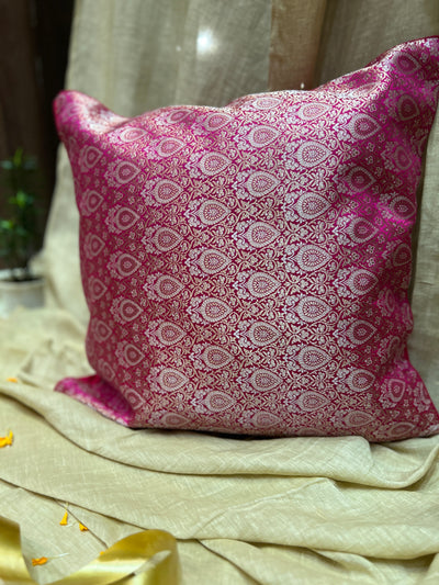 Magenta Blended Silk Brocade Cushion Cover with Paisley Zari Design