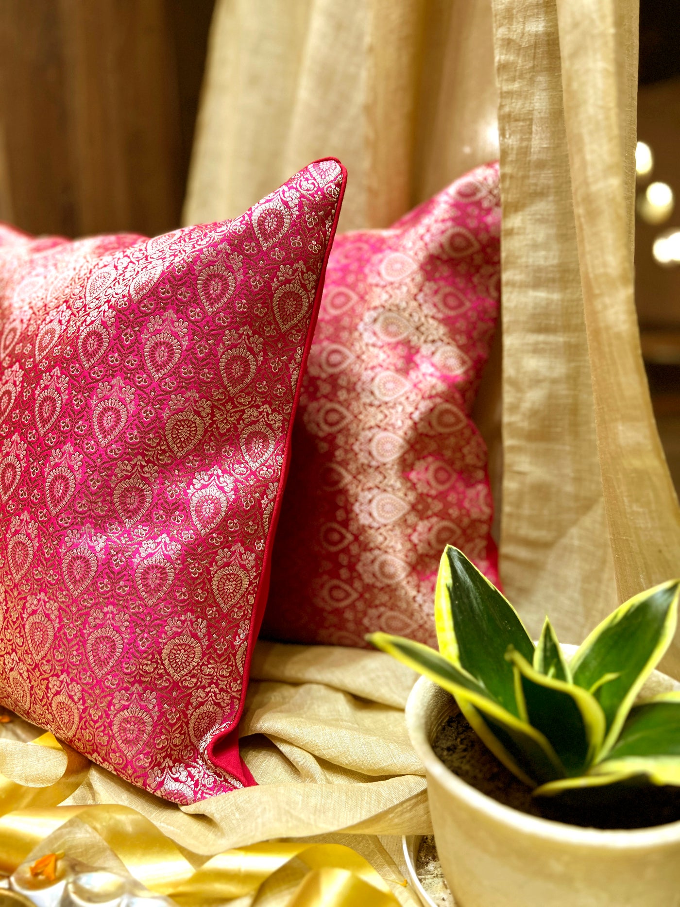 Magenta Blended Silk Brocade Cushion Cover with Paisley Zari Design