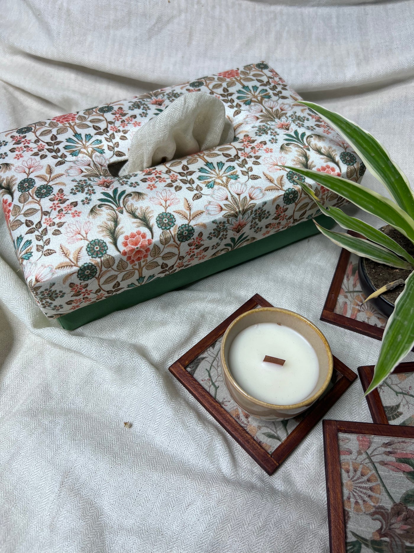 FLORAL HANDMADE TISSUE BOX