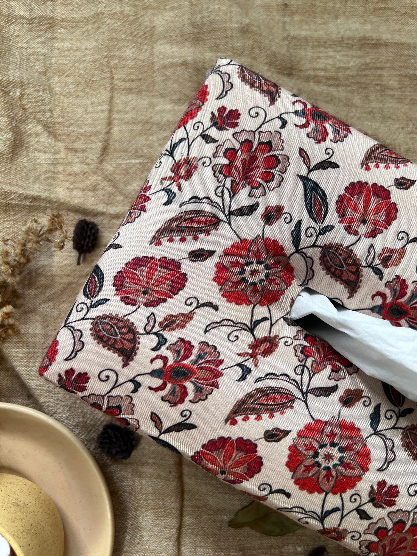 FLORAL TISSUE BOX