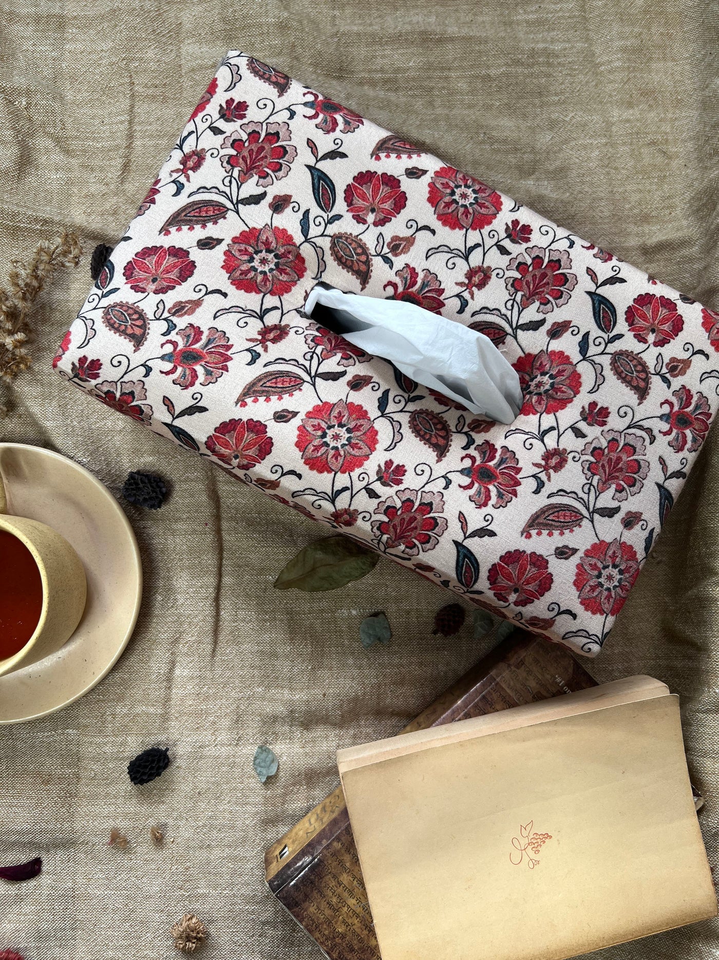 FLORAL TISSUE BOX