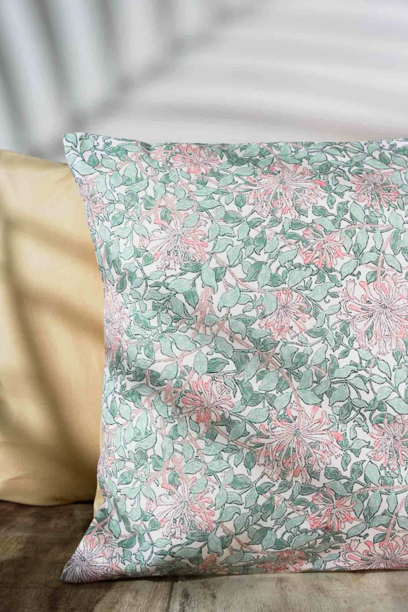 "Floral Fantasy: Colorful Flower Print Cushion"