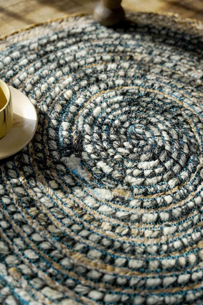 Artisanal Elegance: Handcrafted Wool Rugs for Distinctive Homes
