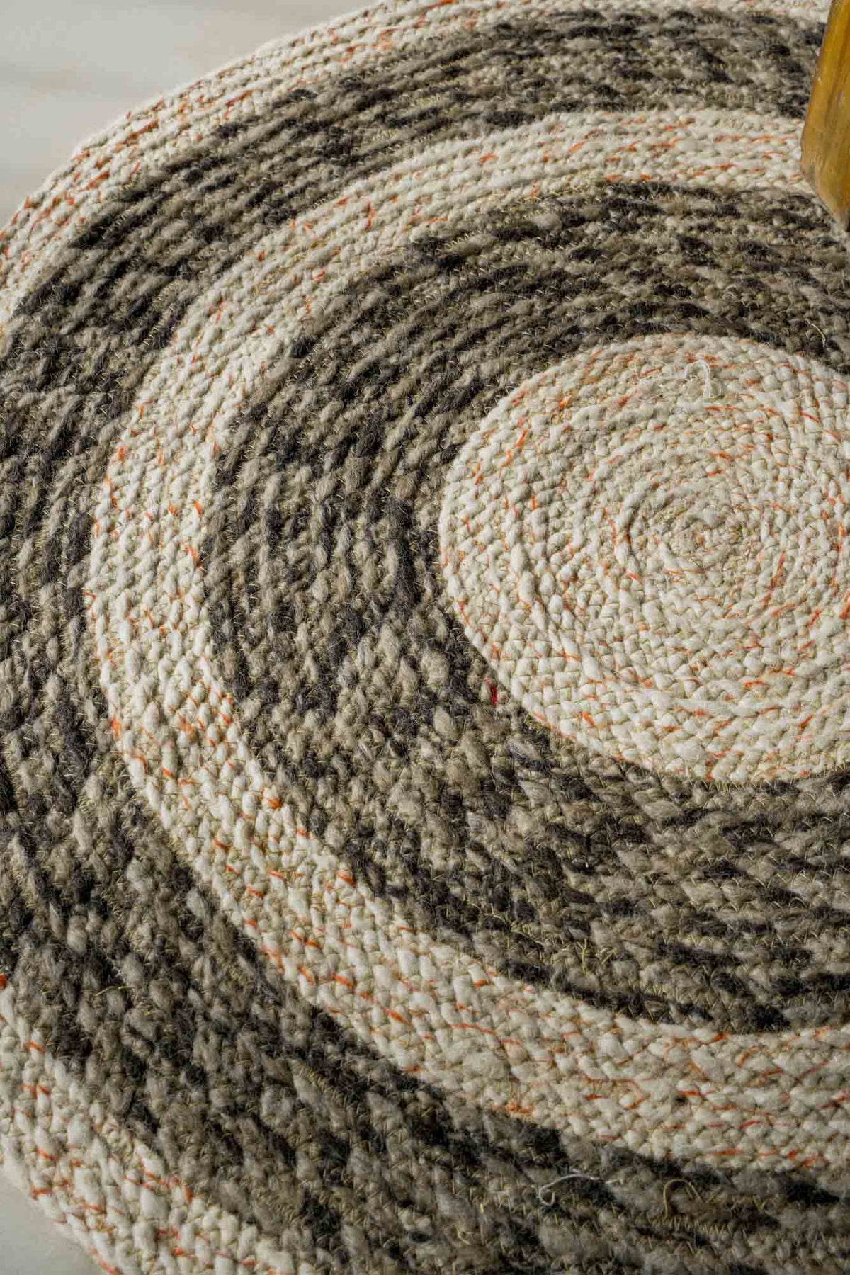 Relaxed Rugs Coastal Comfort: Relaxed Living with Woolen Rugs – Home Yarn