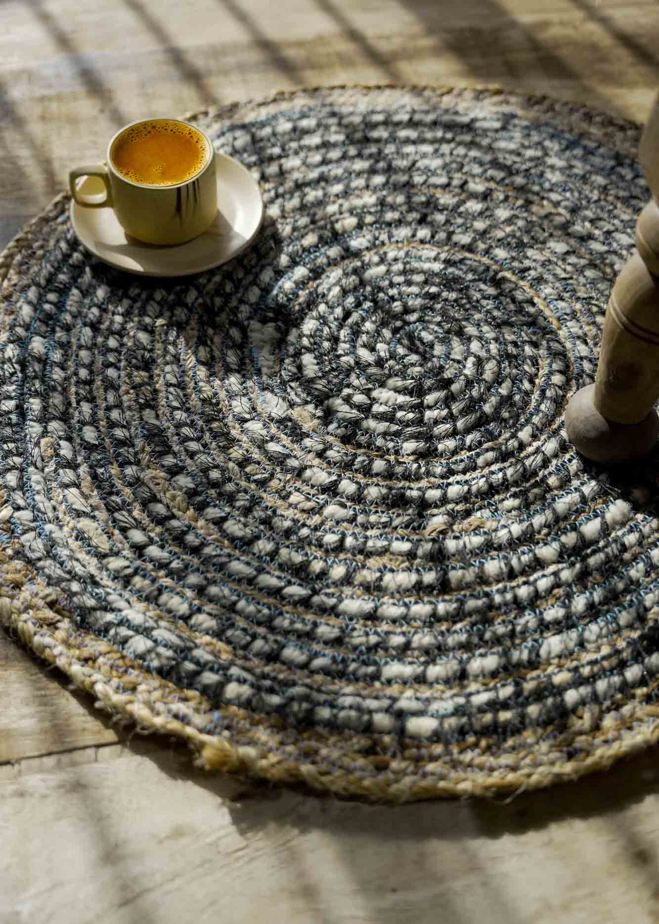 Artisanal Elegance: Handcrafted Wool Rugs for Distinctive Homes