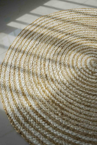 Artisanal Allure: Handcrafted Jute Rugs for Distinctive Homes