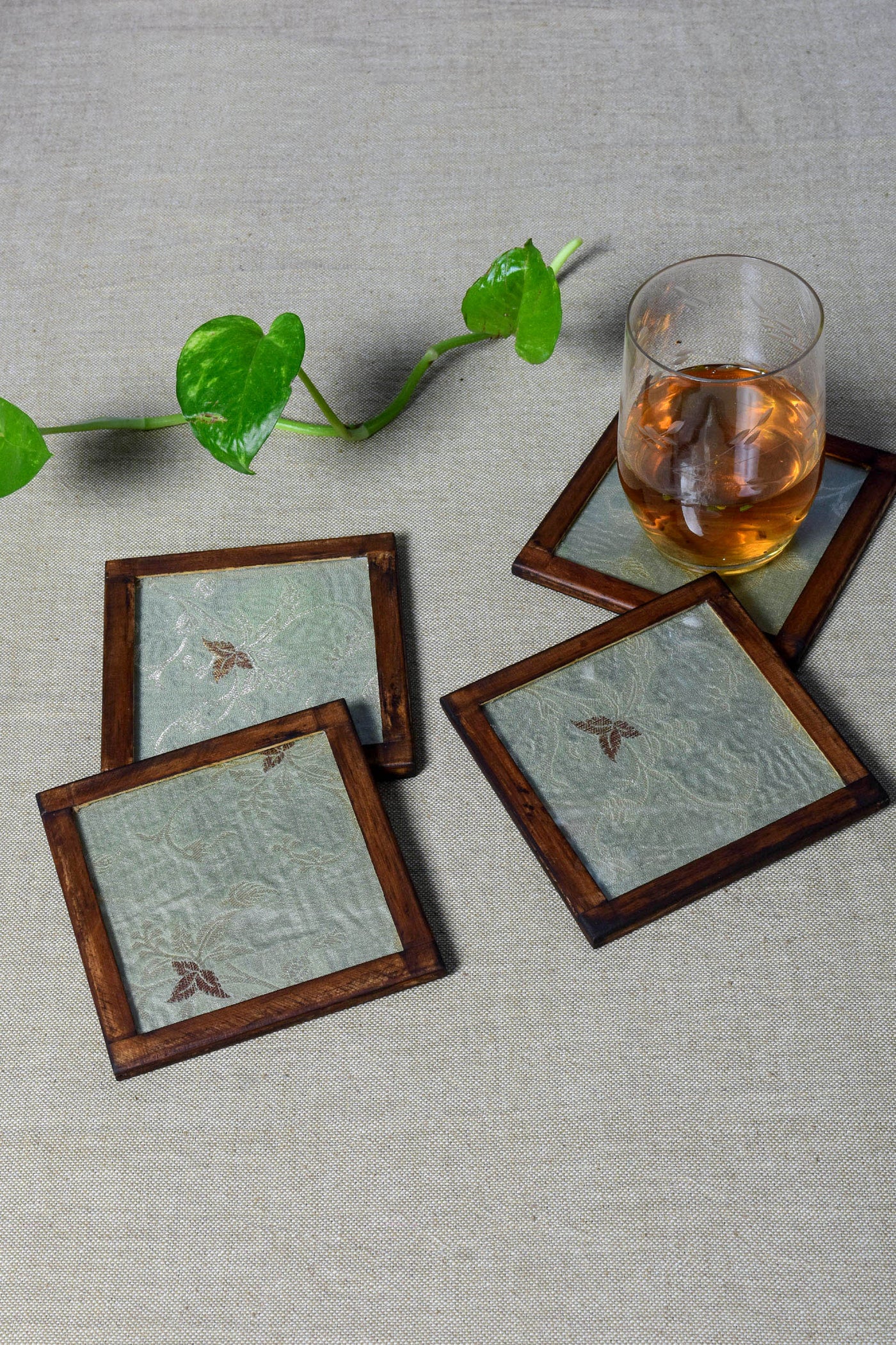 Telar Coasters Set of 4 pcs with Coaster Holder