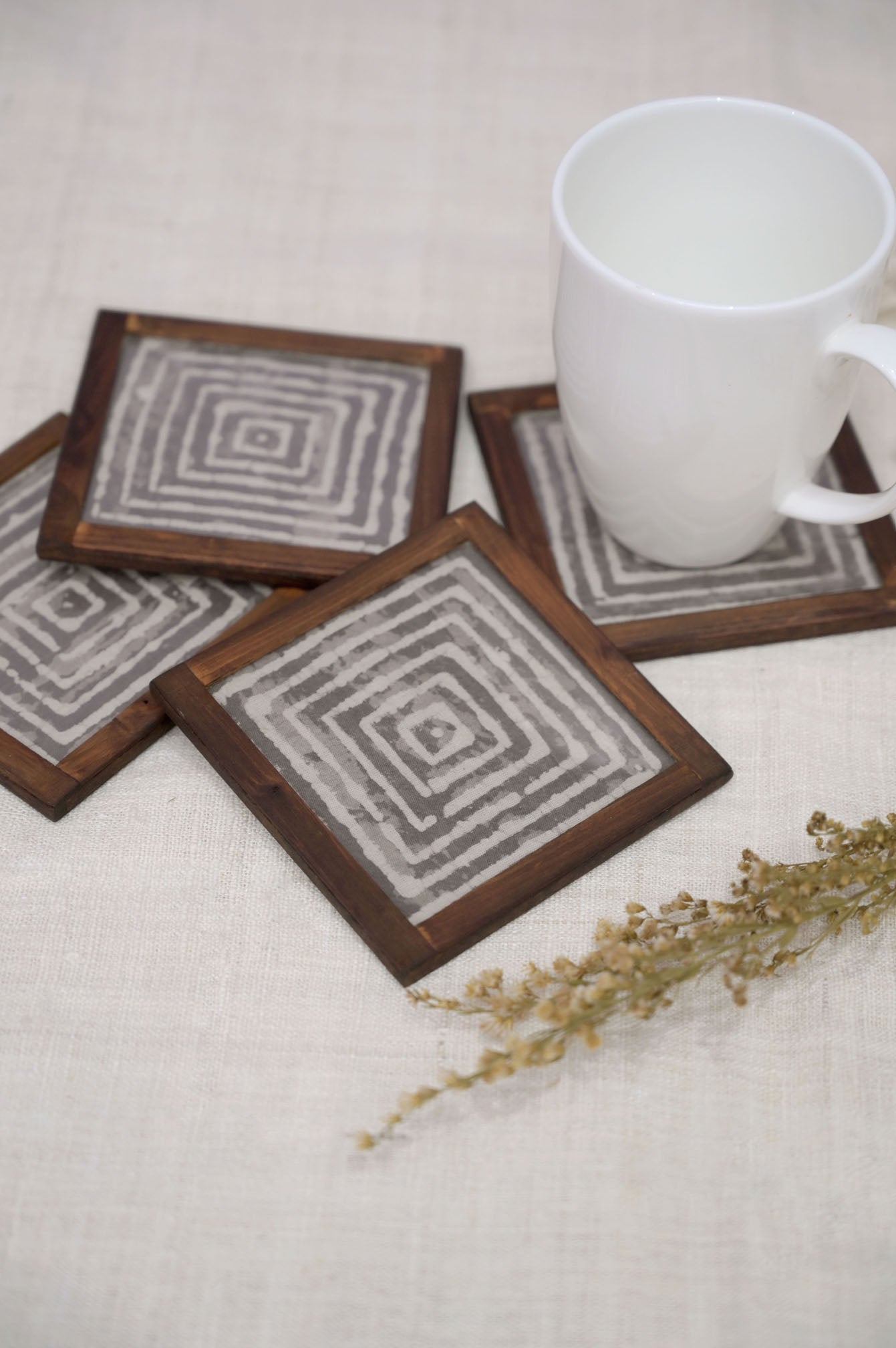 Maze Coasters - Set of 4 pcs  with Coaster Holder