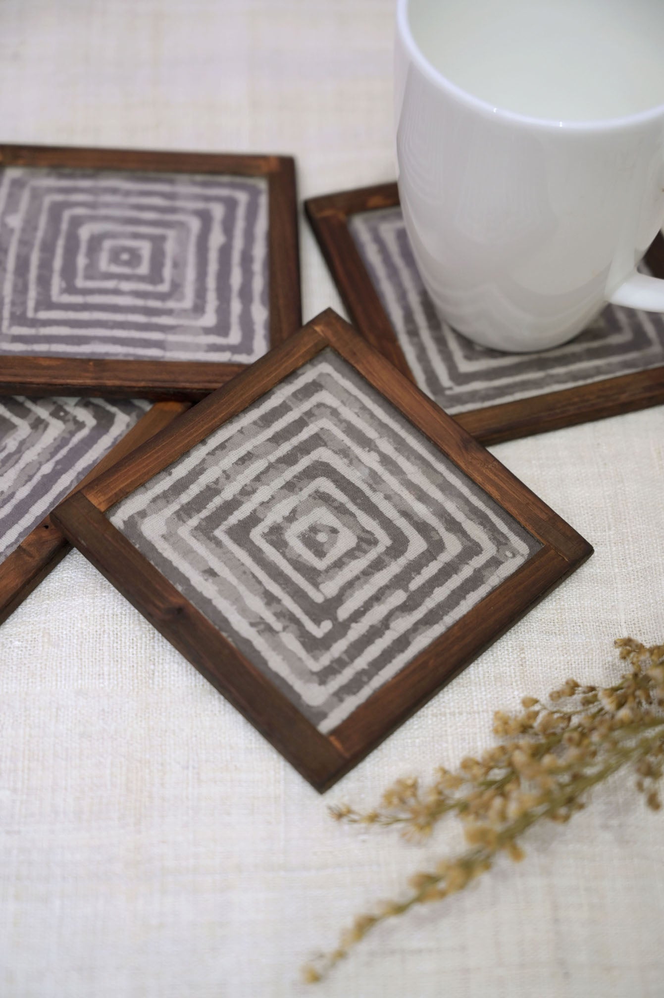 Maze Coasters - Set of 4 pcs  with Coaster Holder