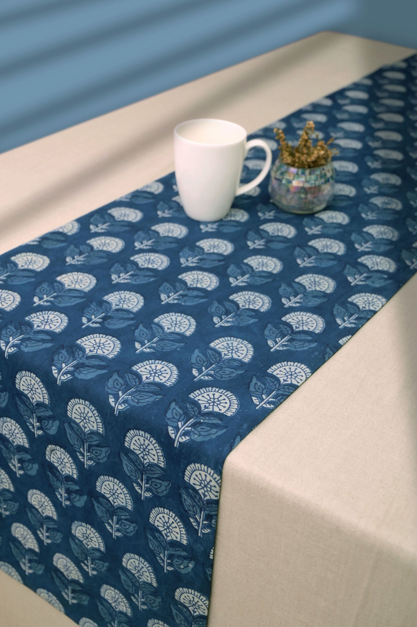 Blomst Table Runner