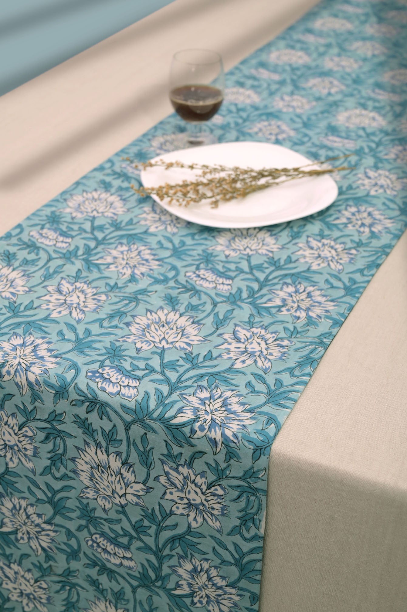 Fjura Table Runner