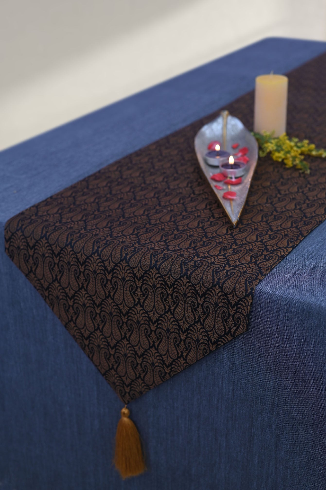 kringi Table Runner